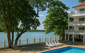 Centauria Lake Resort
